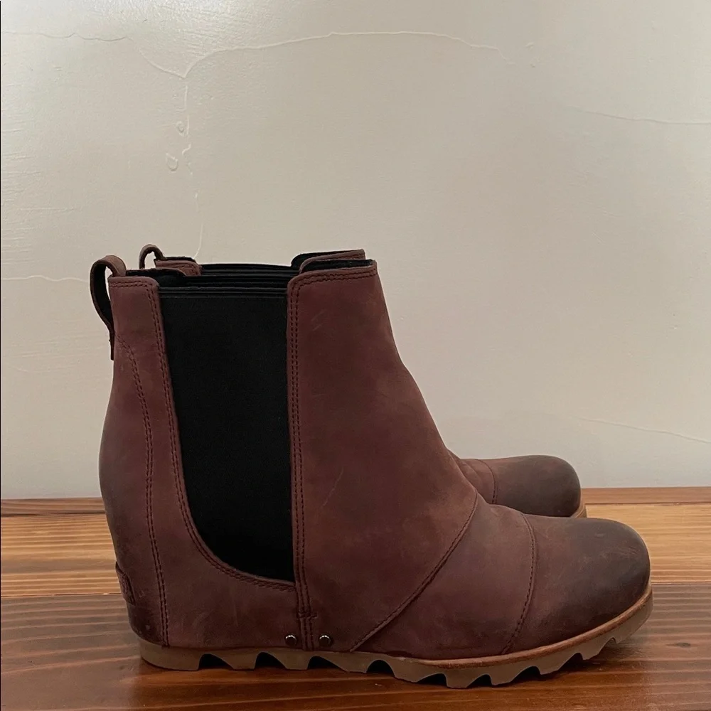 Sorel Lea Wedge Ankle Boots In Redwood/Black Women’s Size 10